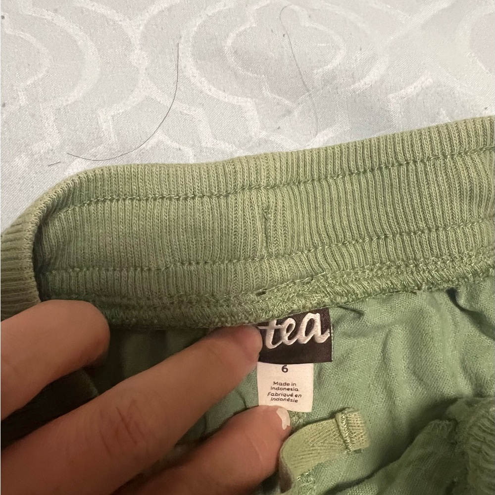 Tea Collection Linen Shorts - Picture 3 of 3